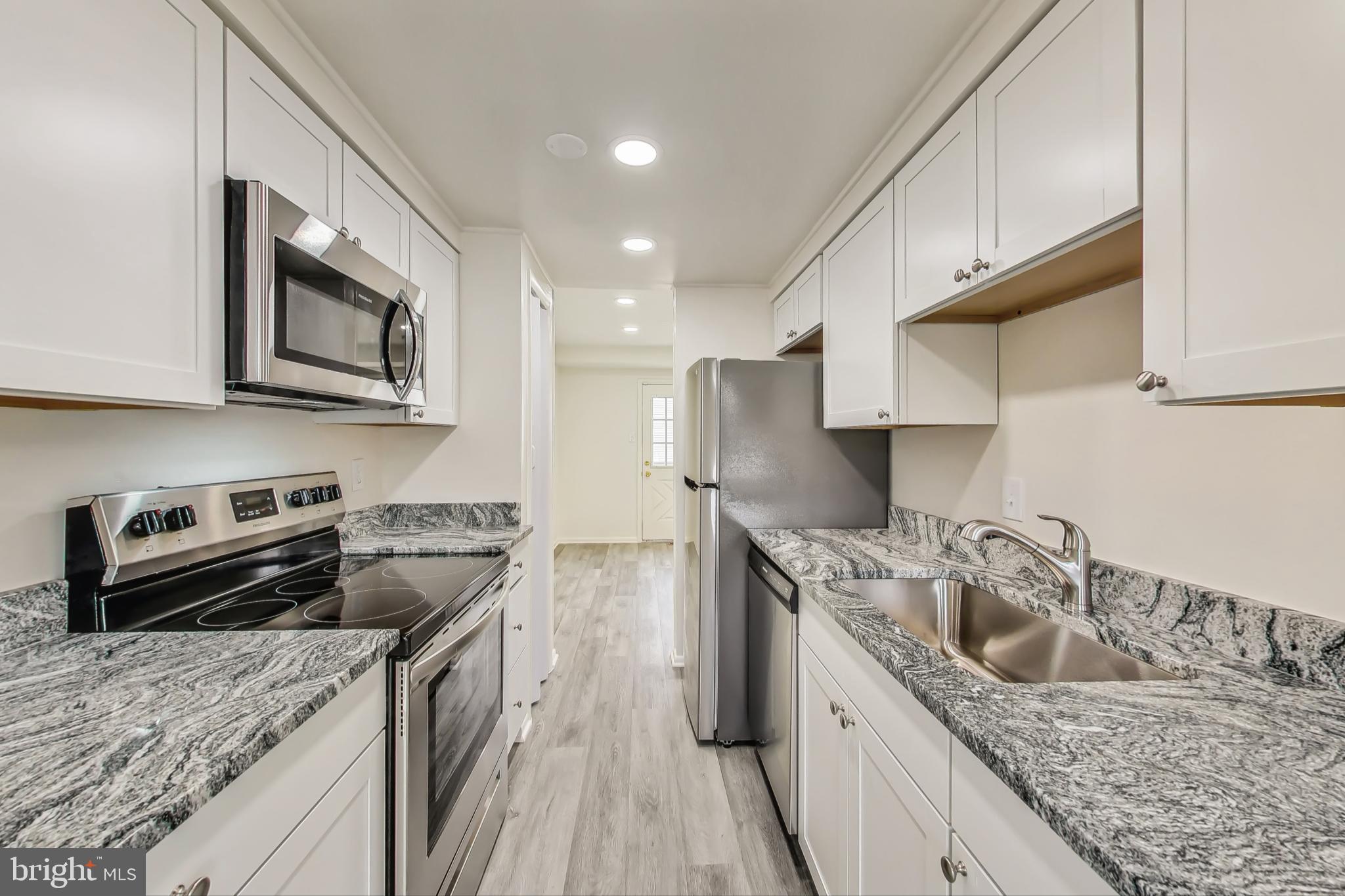 CROMWELL STATION - Residential