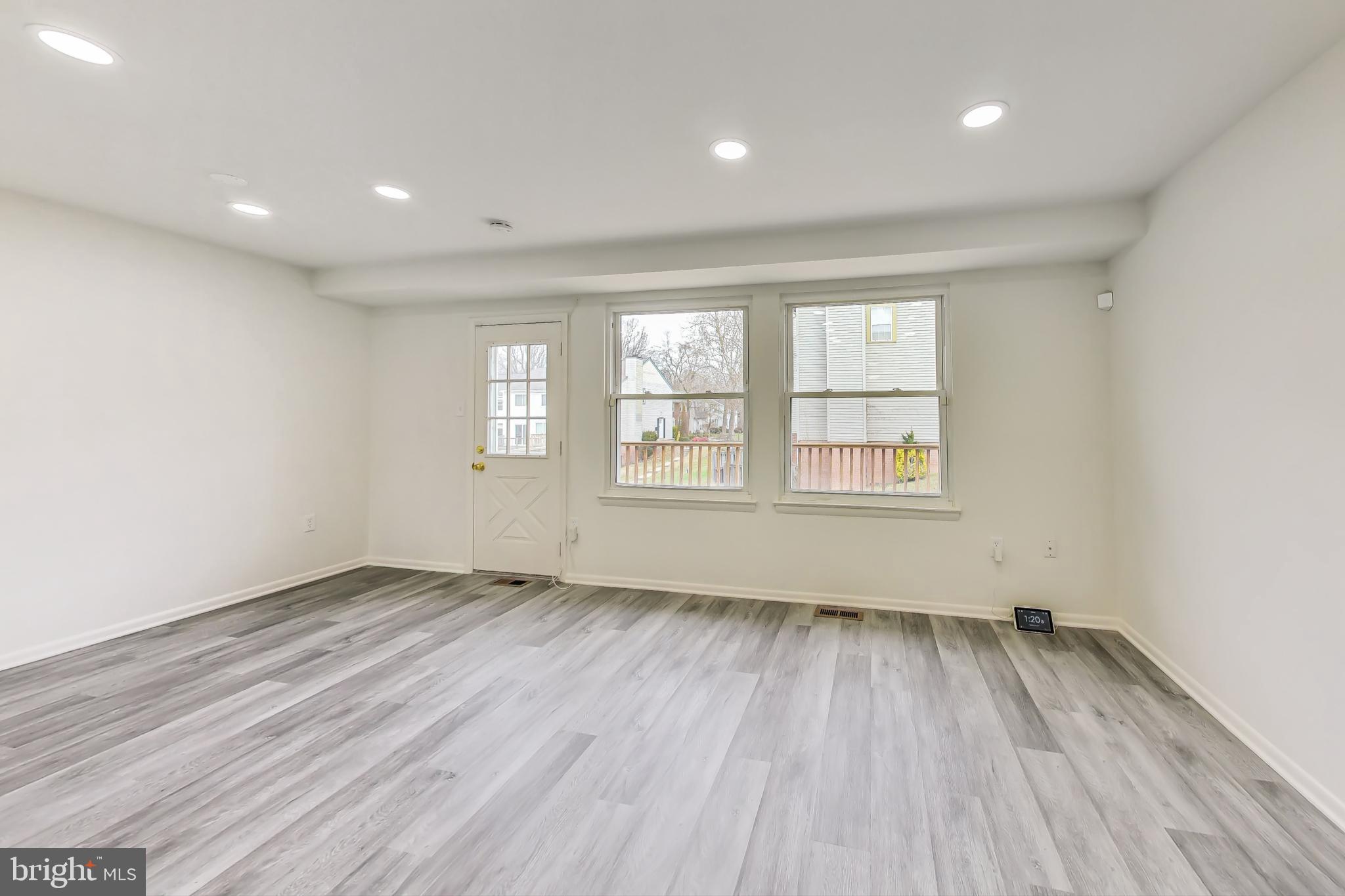 CROMWELL STATION - Residential