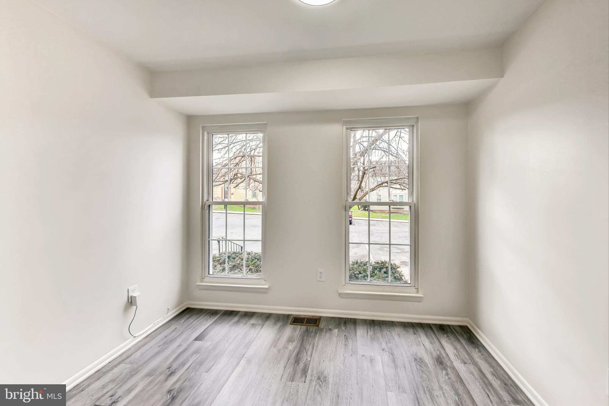 CROMWELL STATION - Residential