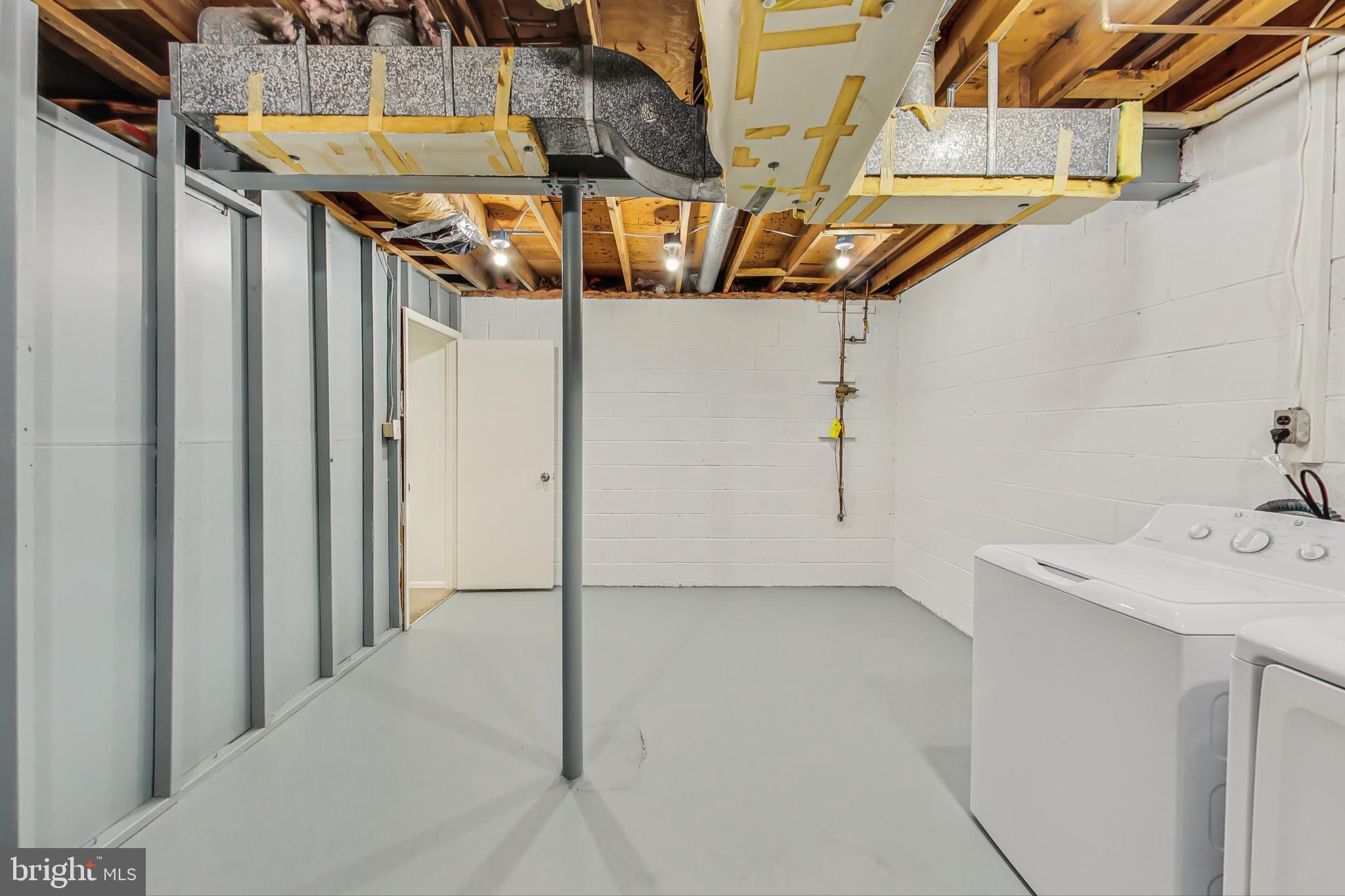 CROMWELL STATION - Residential