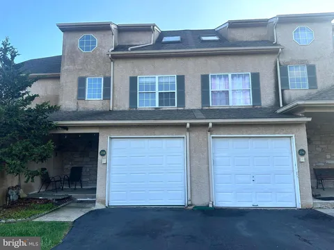 208 Parkview Drive, Souderton, PA MLS: PAMC2127810