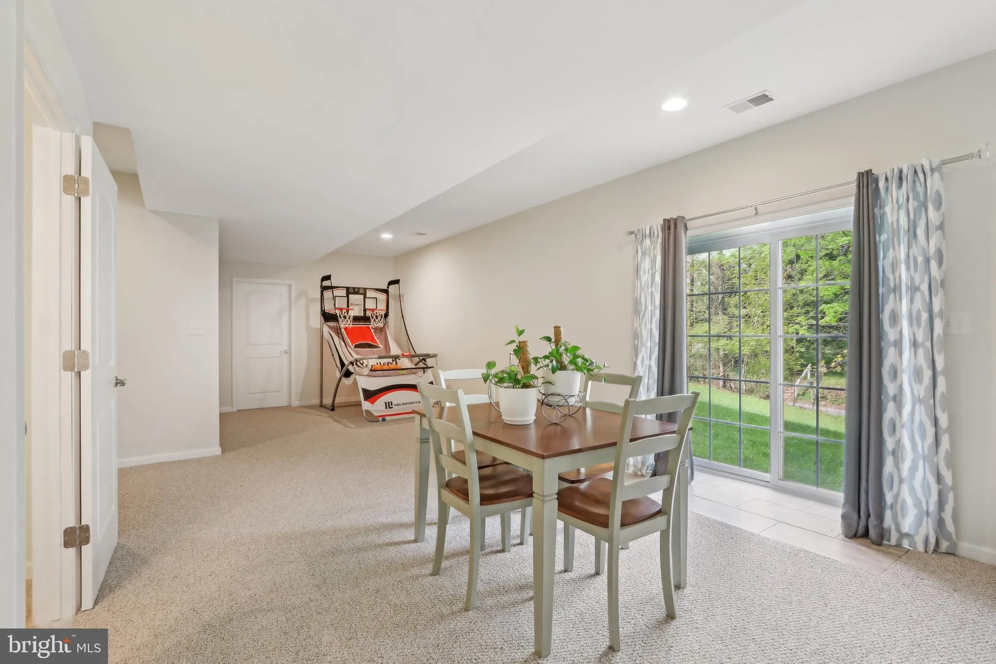 Paoli, Pennsylvania 19301, United States, 4 Bedrooms Bedrooms, ,5 BathroomsBathrooms,Residential,Pending,118517