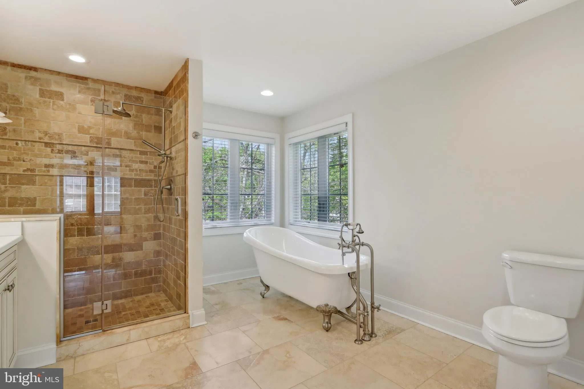 Paoli, Pennsylvania 19301, United States, 4 Bedrooms Bedrooms, ,5 BathroomsBathrooms,Residential,Pending,118517