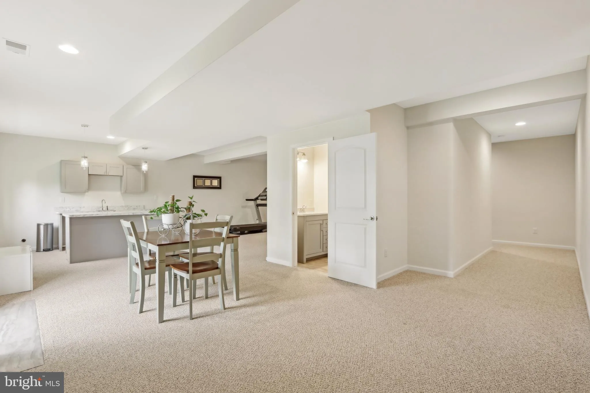 Paoli, Pennsylvania 19301, United States, 4 Bedrooms Bedrooms, ,5 BathroomsBathrooms,Residential,Pending,118517