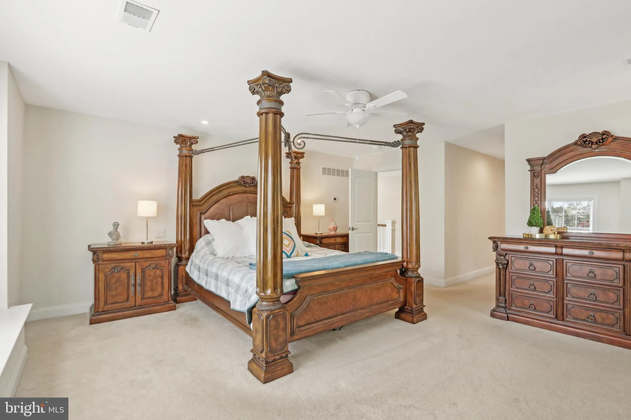 Paoli, Pennsylvania 19301, United States, 4 Bedrooms Bedrooms, ,5 BathroomsBathrooms,Residential,Pending,118517