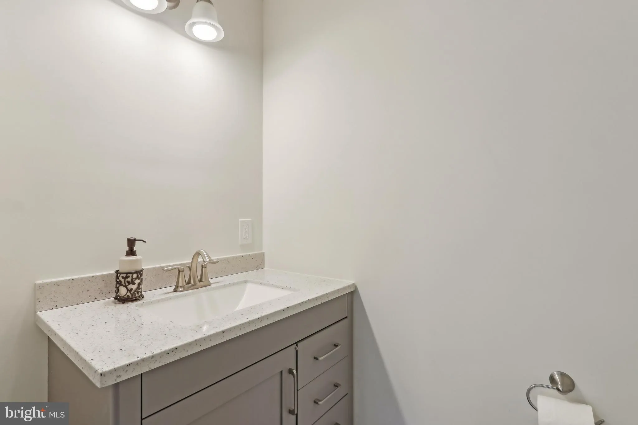 Paoli, Pennsylvania 19301, United States, 4 Bedrooms Bedrooms, ,5 BathroomsBathrooms,Residential,Pending,118517