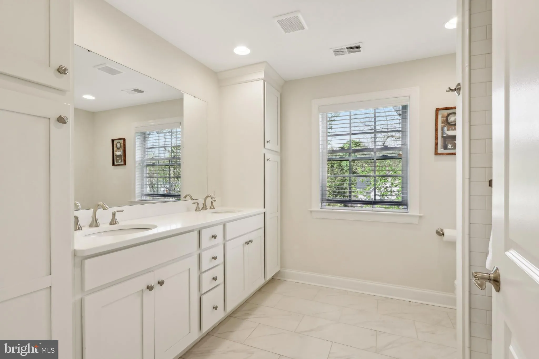 Paoli, Pennsylvania 19301, United States, 4 Bedrooms Bedrooms, ,5 BathroomsBathrooms,Residential,Pending,118517