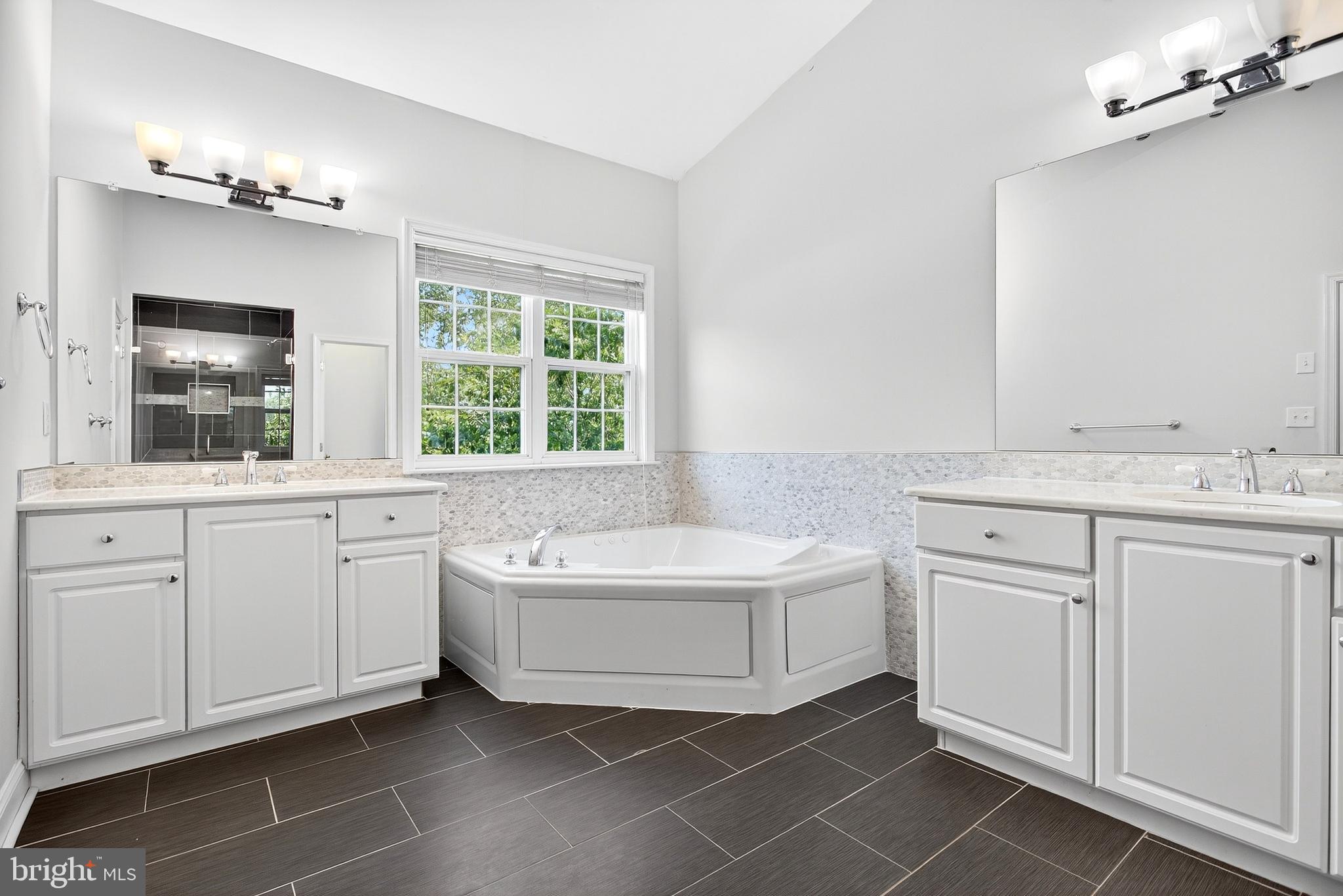 NORTHBROOK - Residential