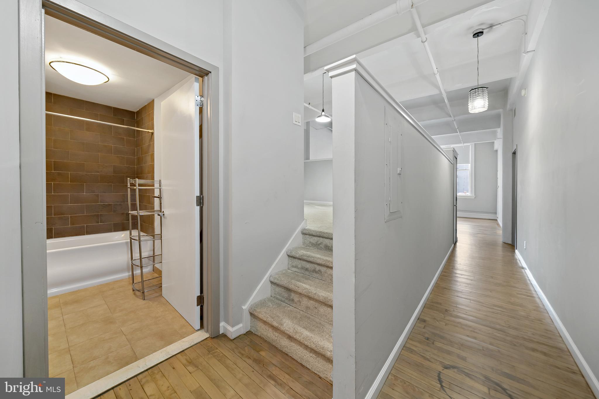 CENTER CITY - Residential Lease