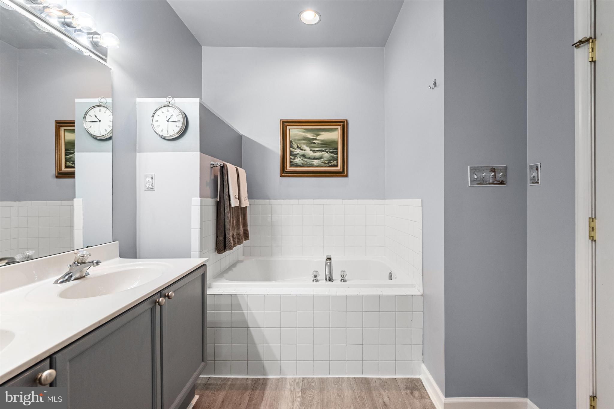 COUNTY GREEN - Residential