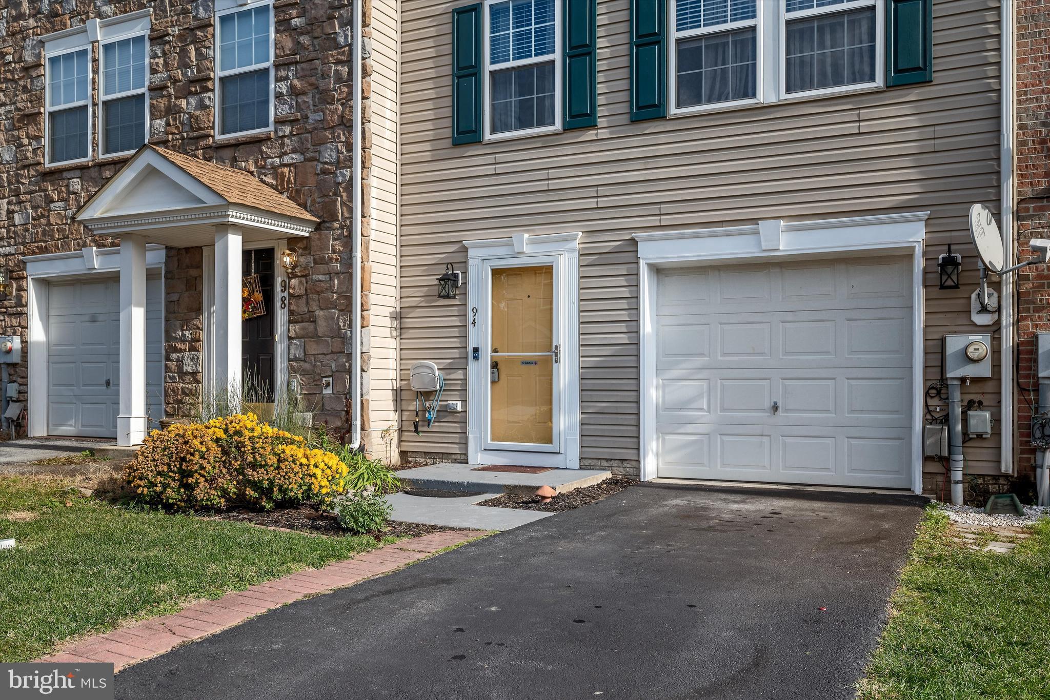 COUNTY GREEN - Residential