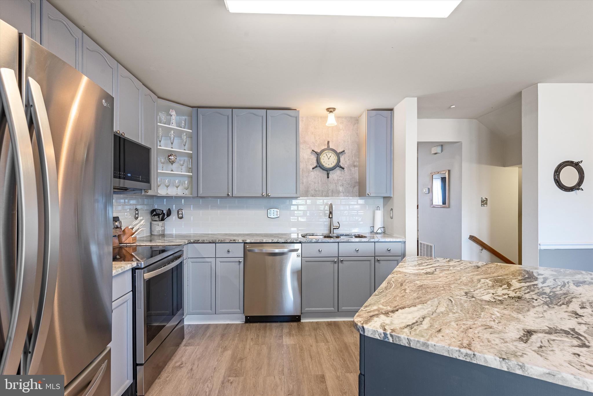 COUNTY GREEN - Residential