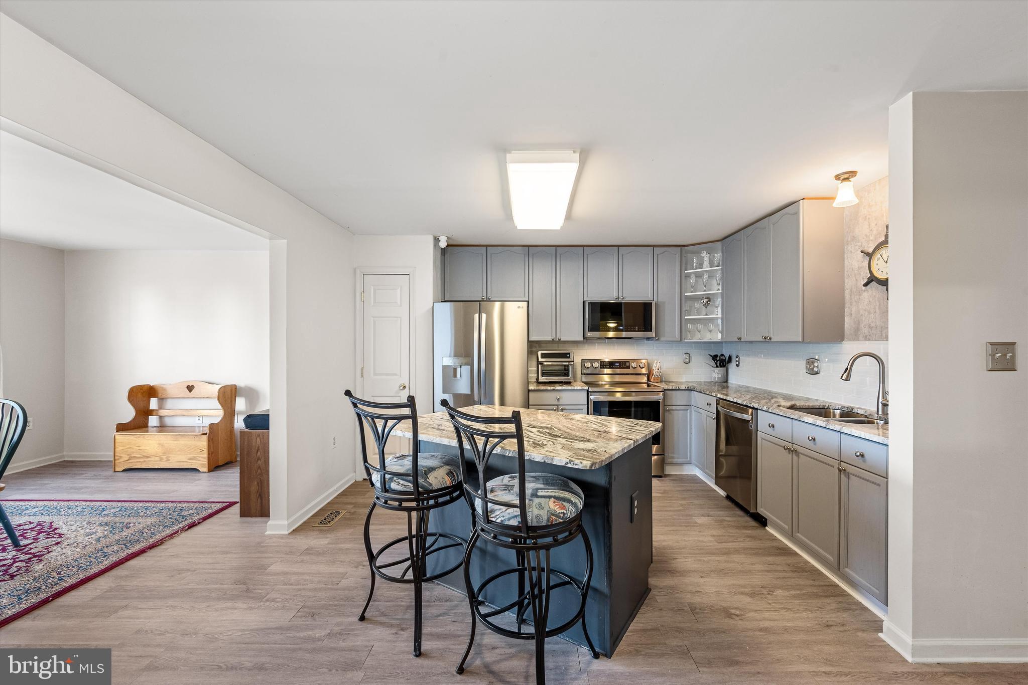 COUNTY GREEN - Residential