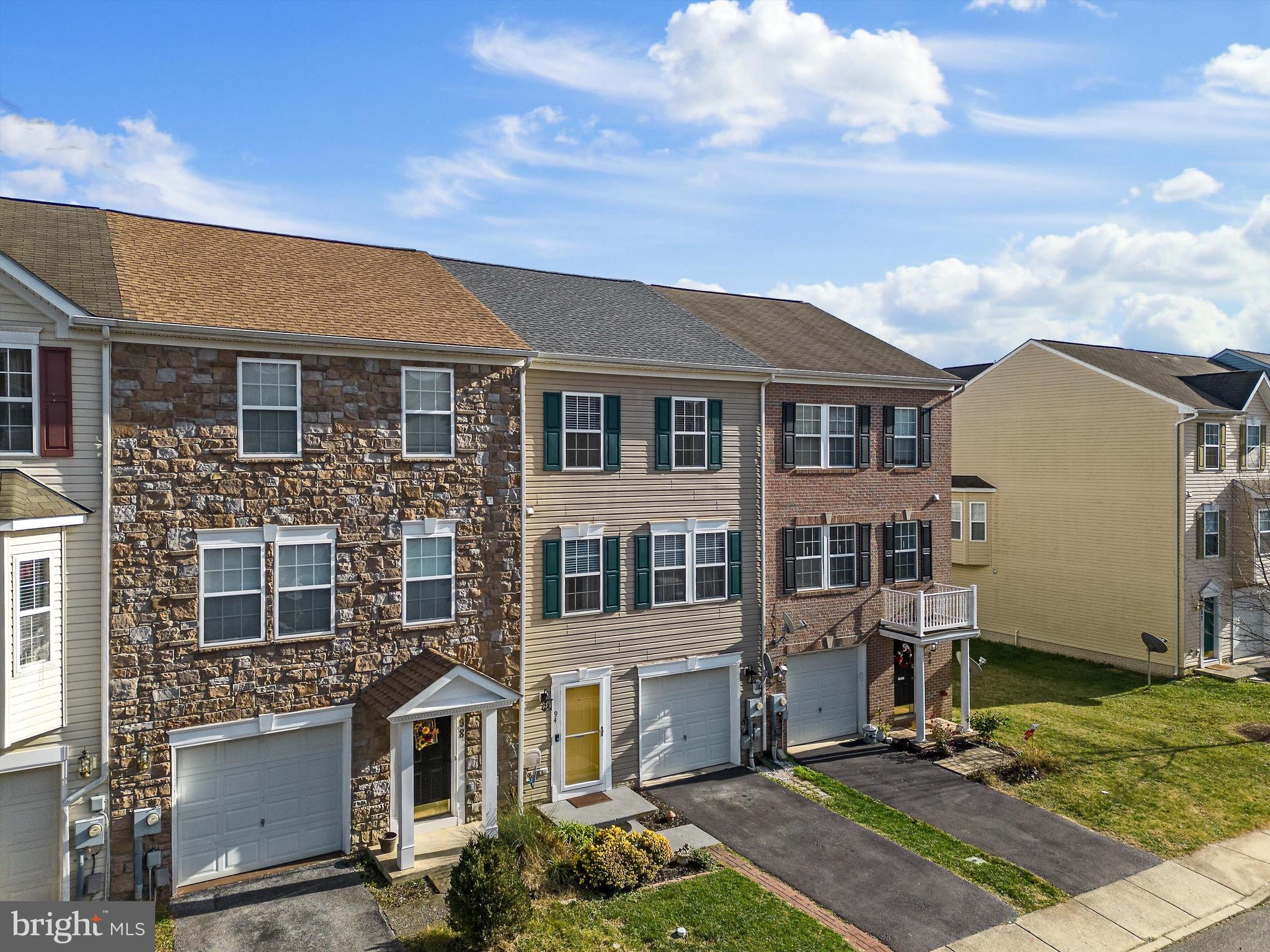 COUNTY GREEN - Residential