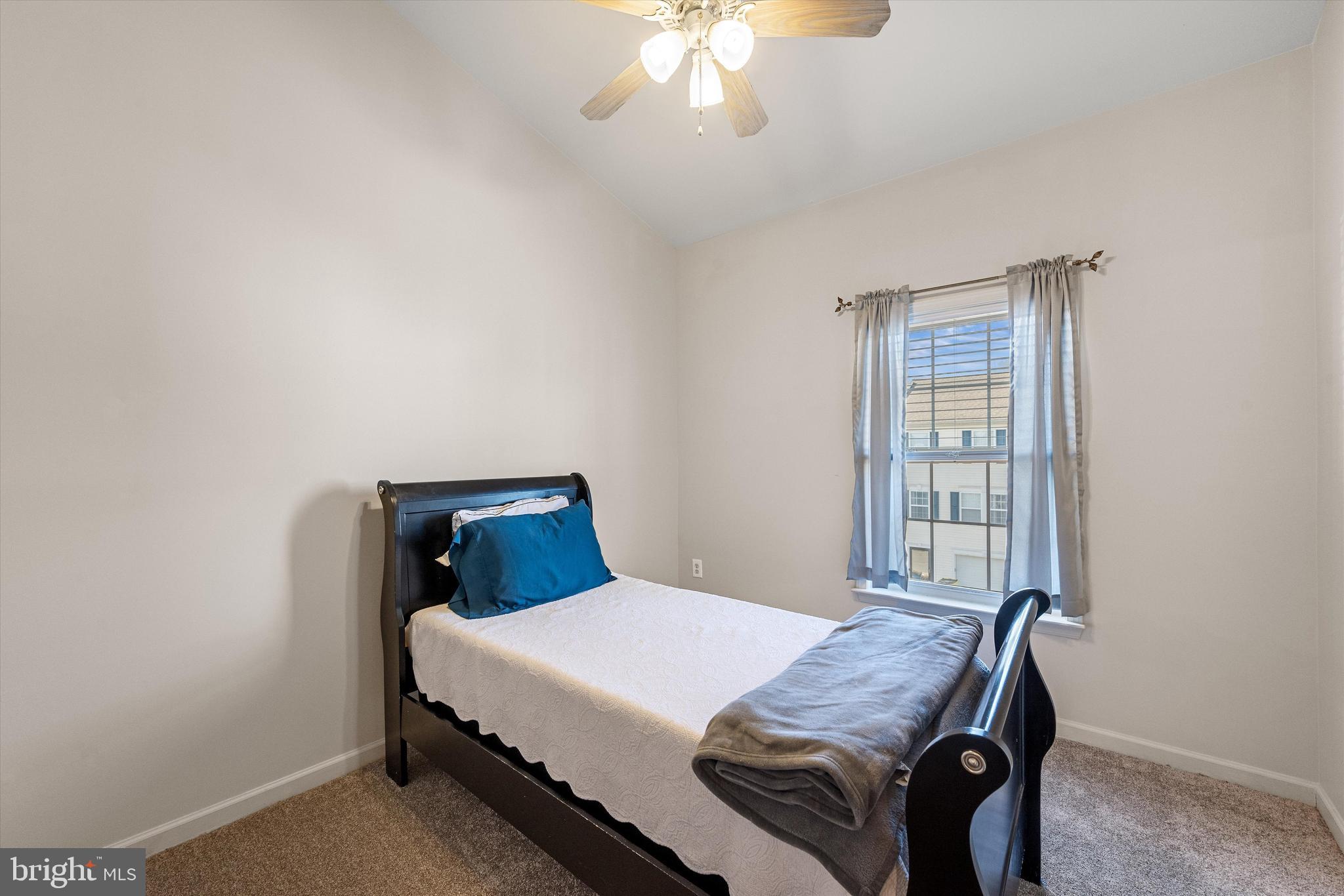 COUNTY GREEN - Residential