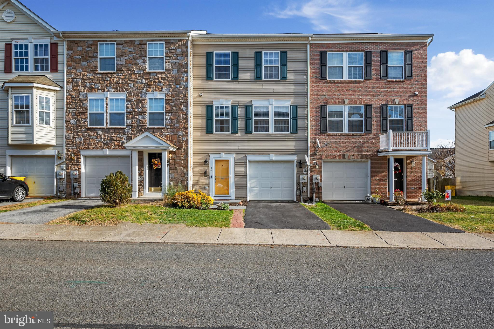 COUNTY GREEN - Residential