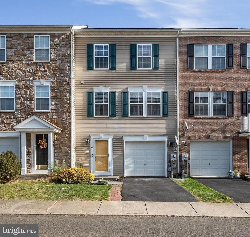 COUNTY GREEN - Residential