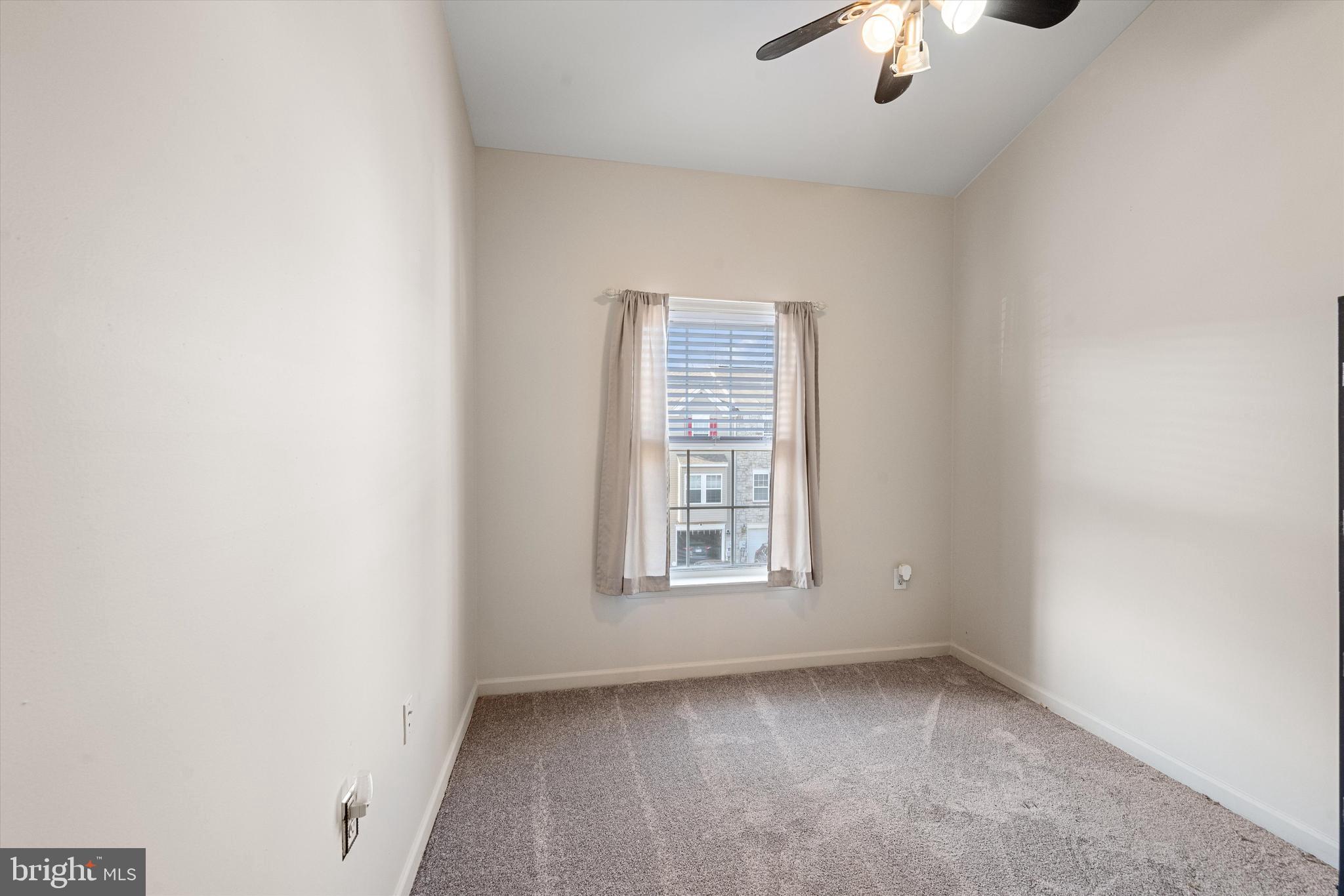 COUNTY GREEN - Residential