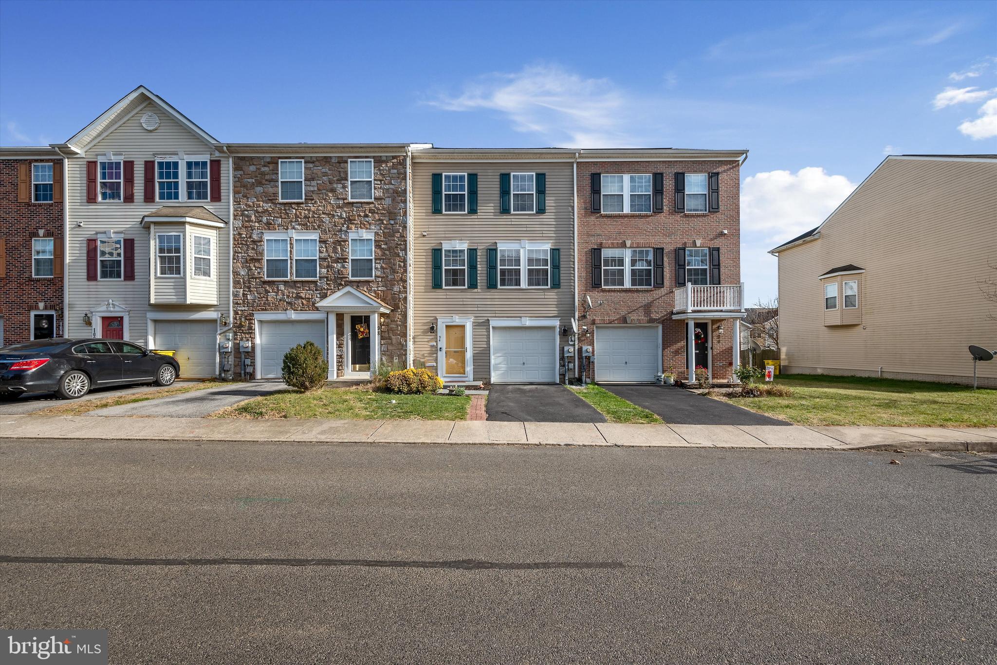 COUNTY GREEN - Residential