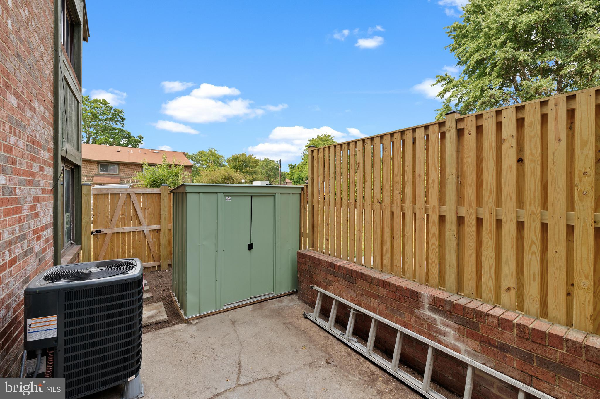 CINNAMON TREE - Residential