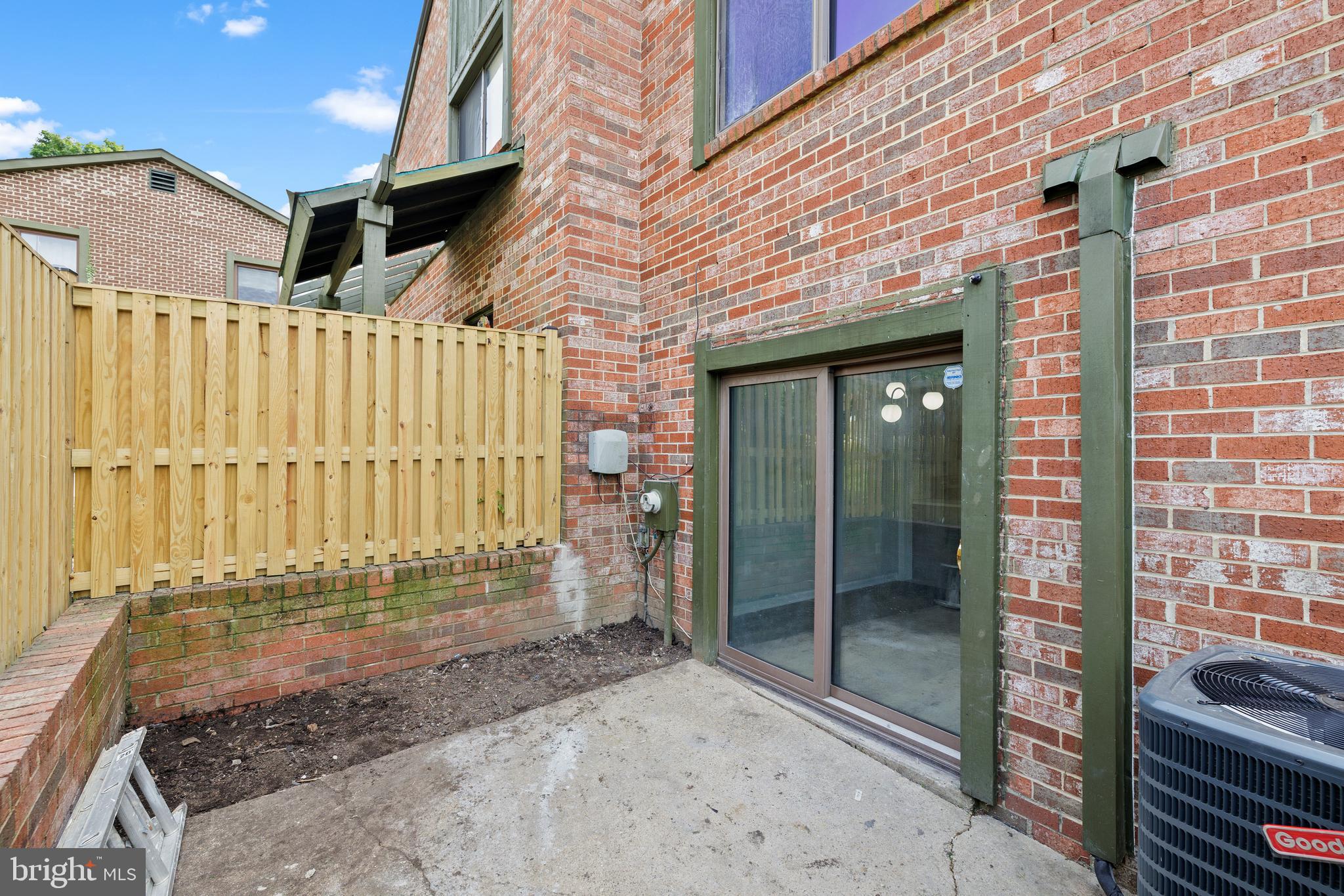 CINNAMON TREE - Residential