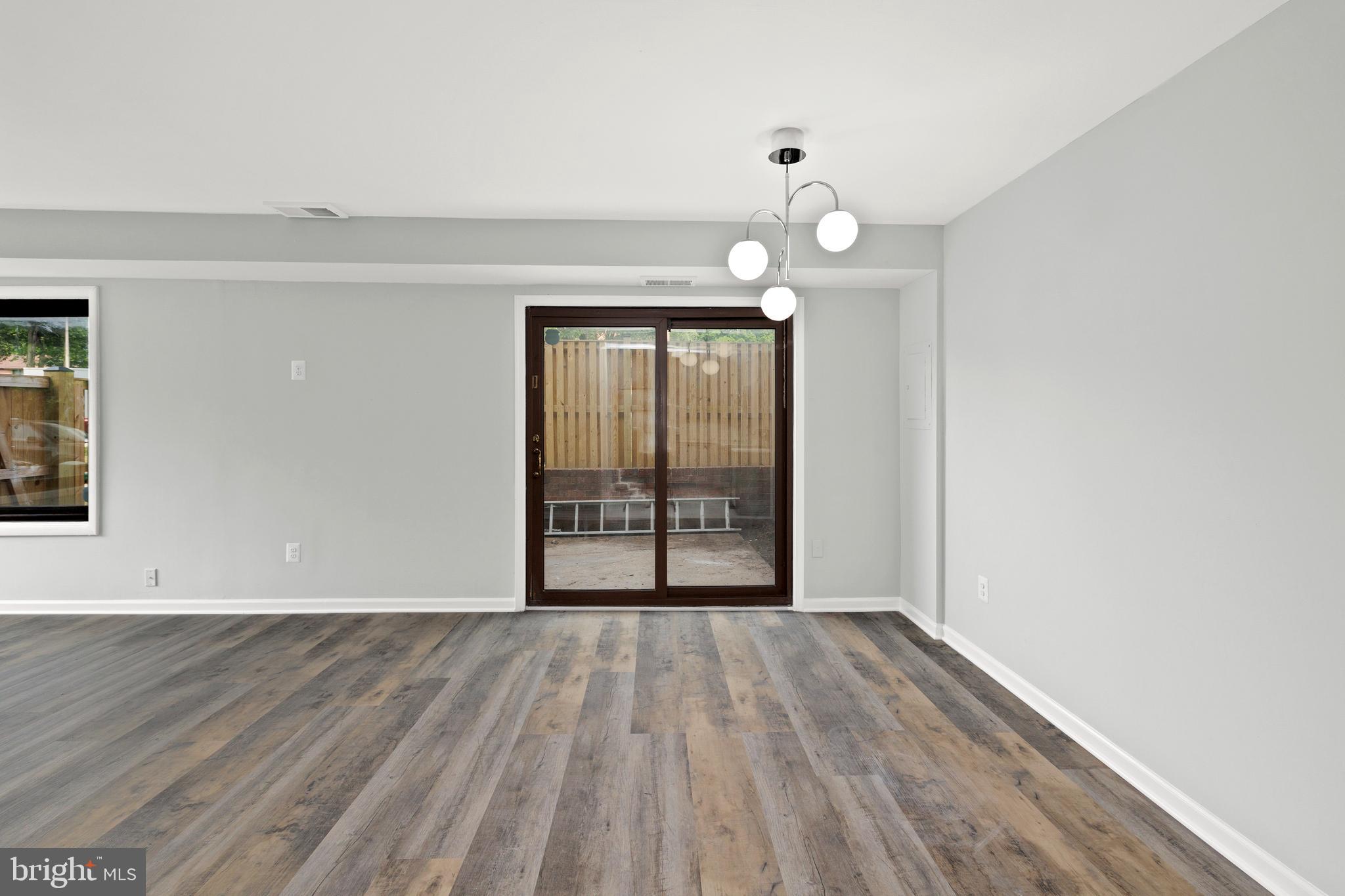 CINNAMON TREE - Residential