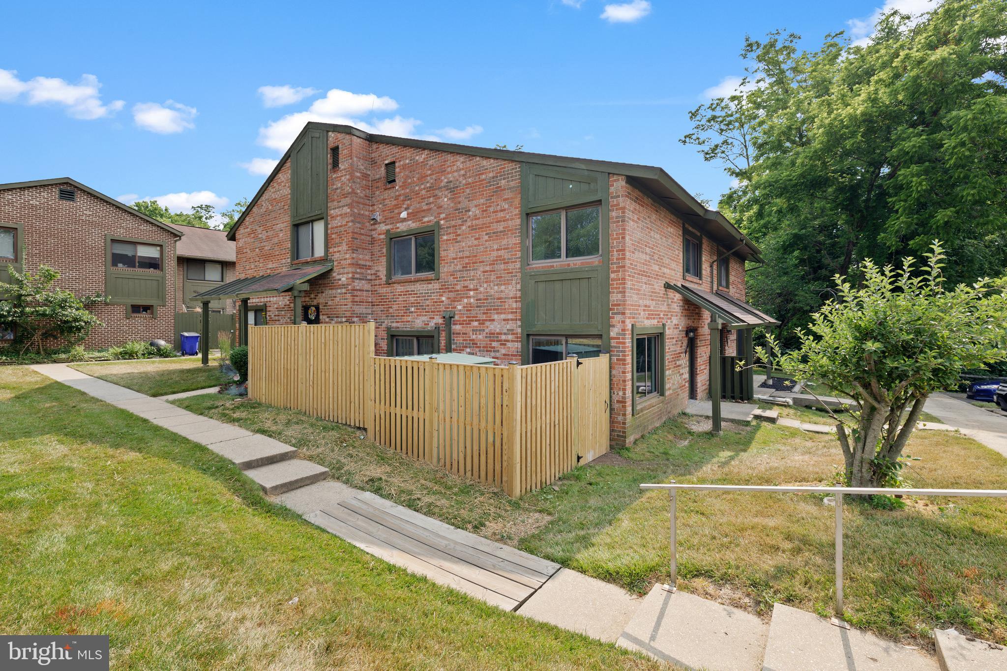 CINNAMON TREE - Residential