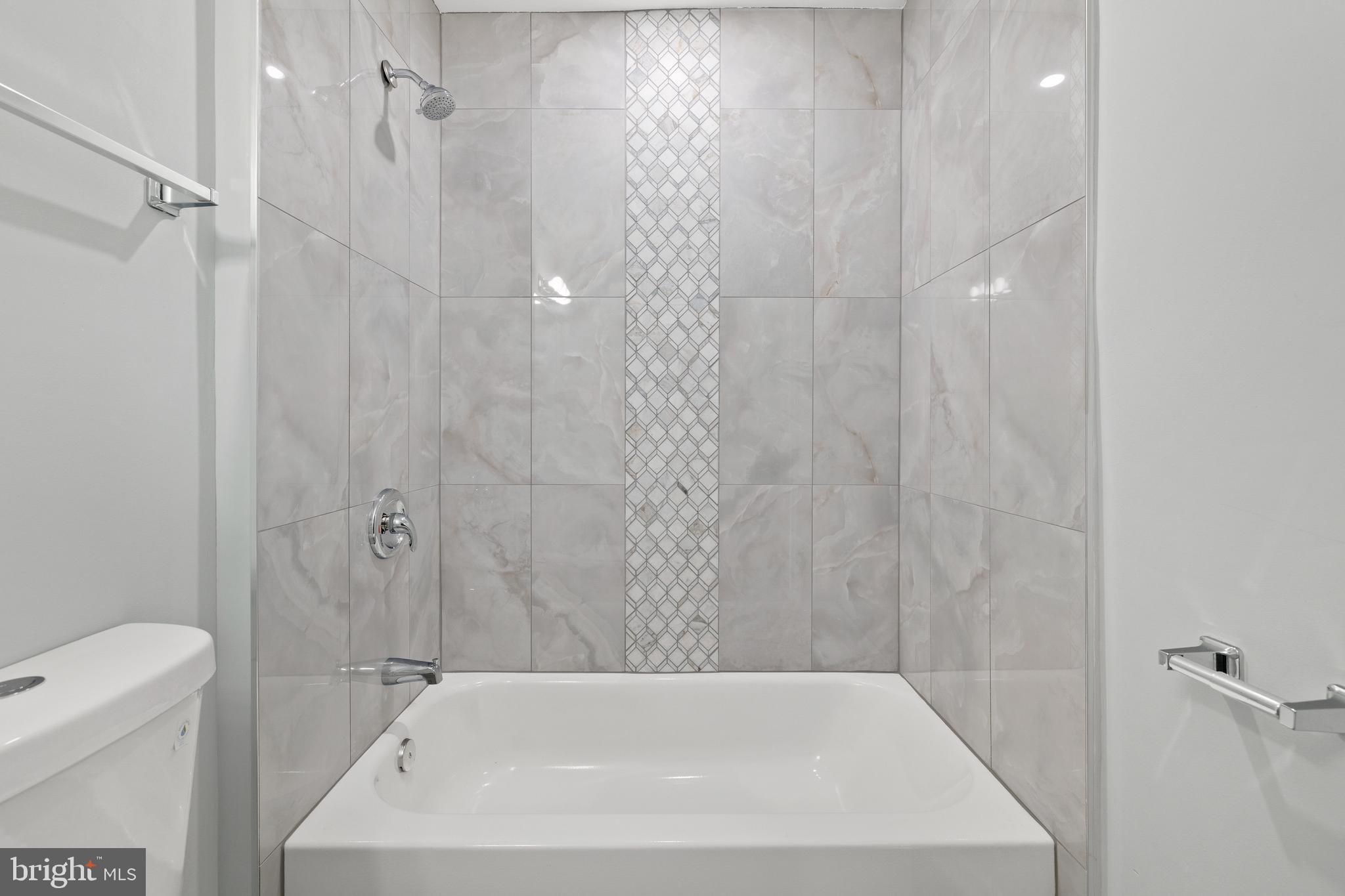 CINNAMON TREE - Residential