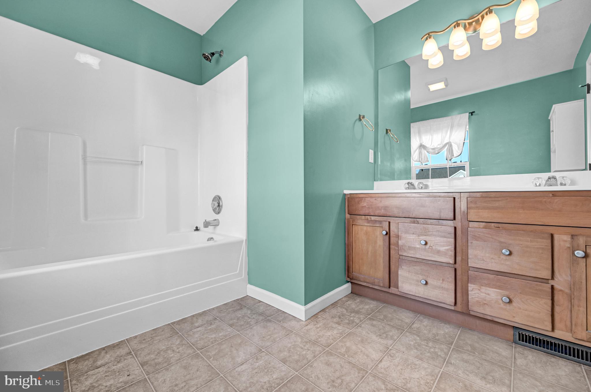 LOCUST RUN - Residential