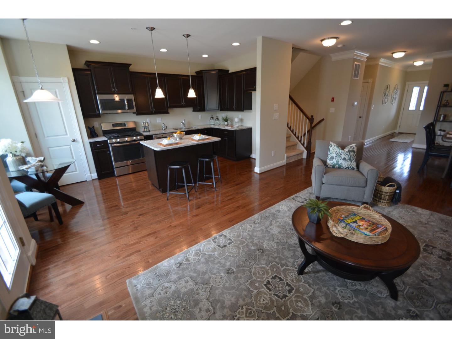 MAINLAND SQUARE - Residential