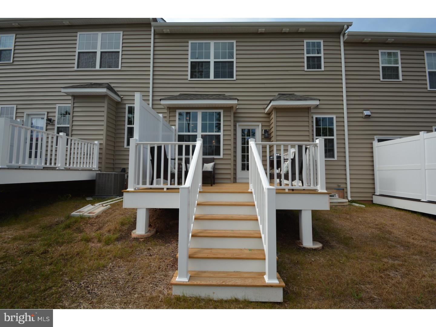 MAINLAND SQUARE - Residential