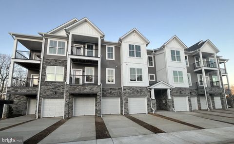 Property photo of 29 Hyssop Way 305, Stafford, VA 22554