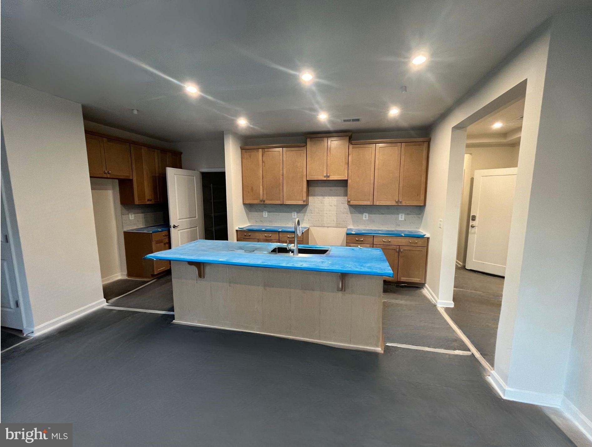 EMBREY MILL - Residential