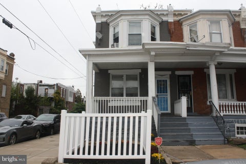 Townhouse For Sale - 1661 N Robinson Street<br/> PHILADELPHIA, PA 19151