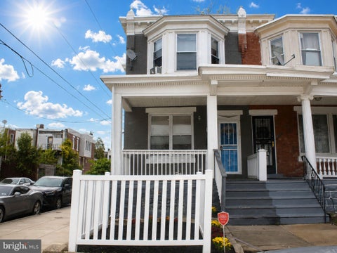 Townhouse For Sale - 1661 N Robinson Street<br/> PHILADELPHIA, PA 19151