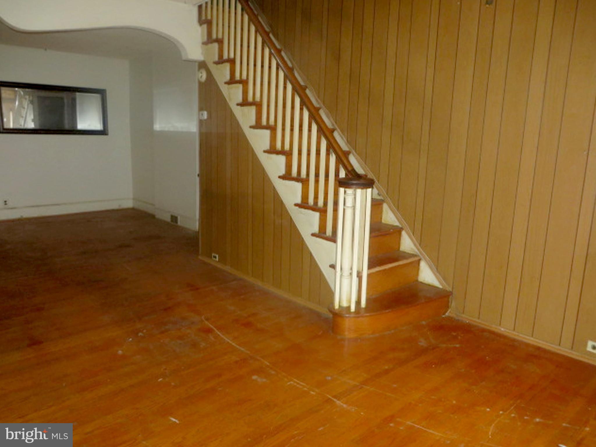 2332 DICKINSON STREET