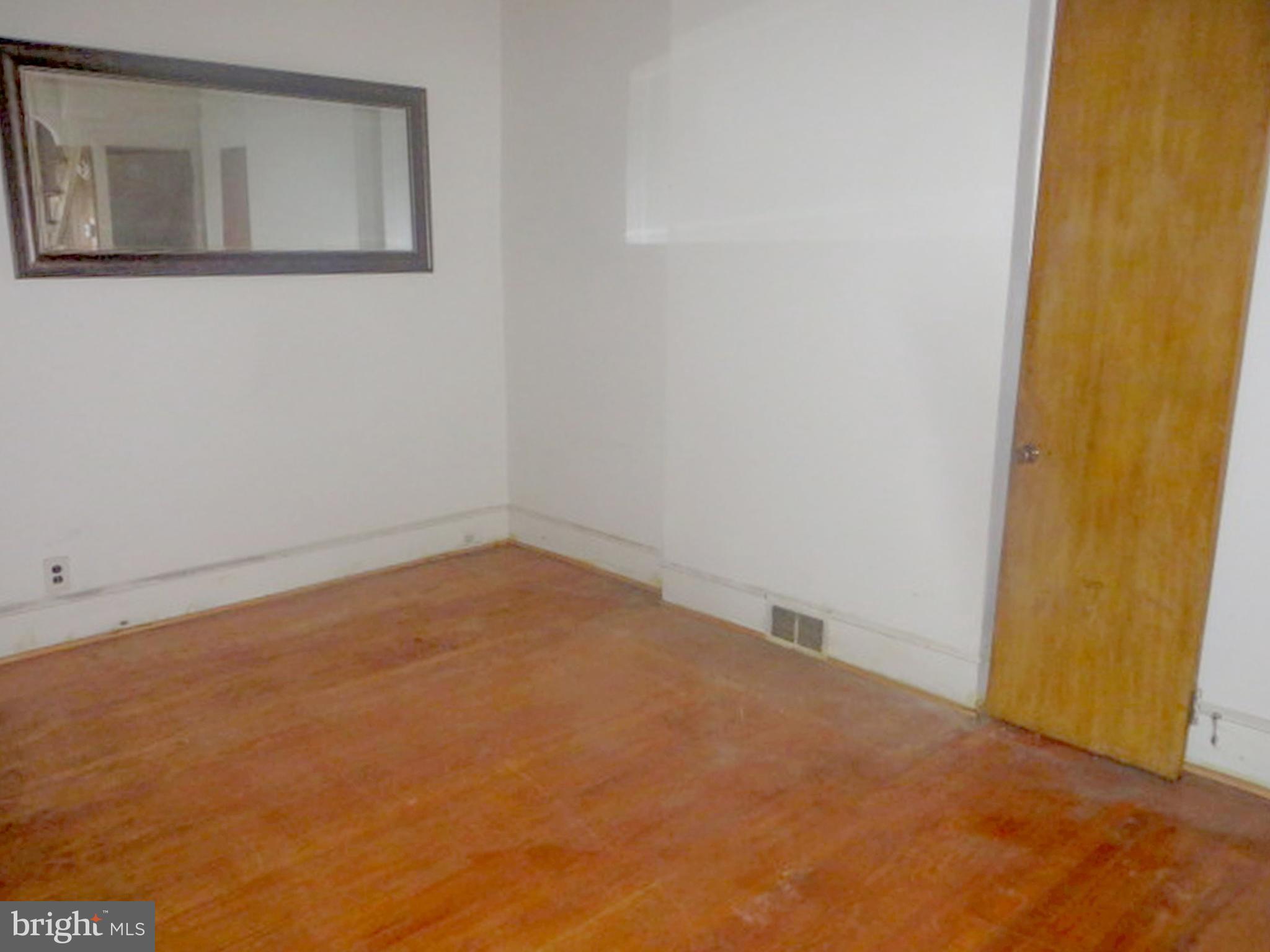 2332 DICKINSON STREET