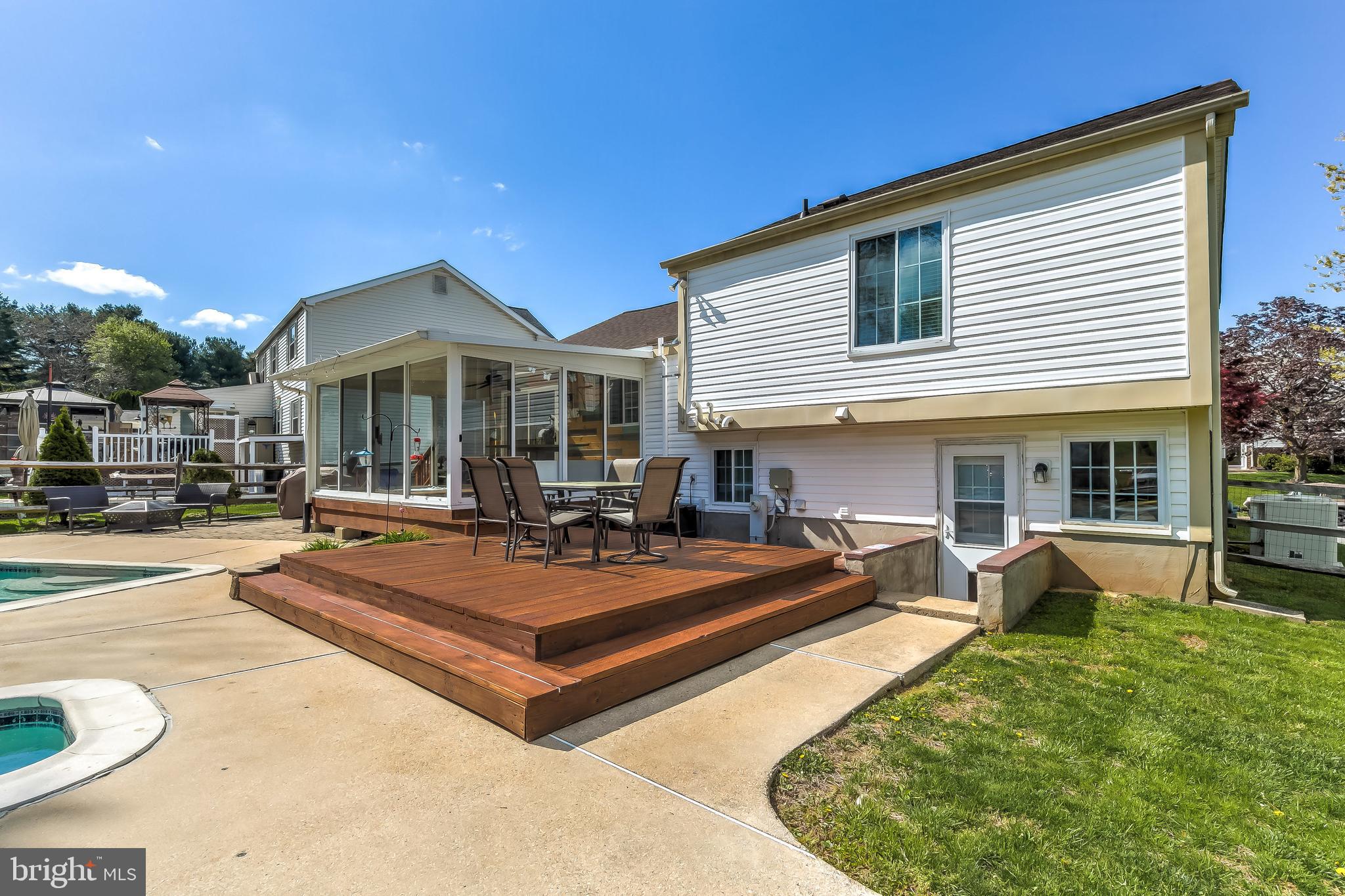 LAUREL VALLEY - Residential