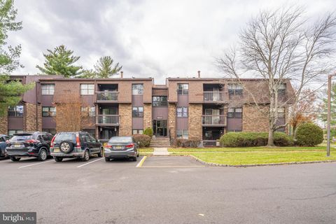 Condo For Sale - 1814 Old Stone Mill Dr<br/> EAST WINDSOR, NJ 08512