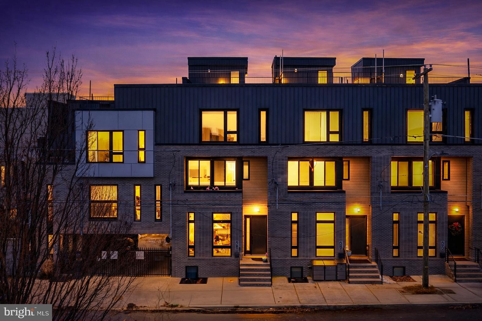 2512 E CUMBERLAND STREET