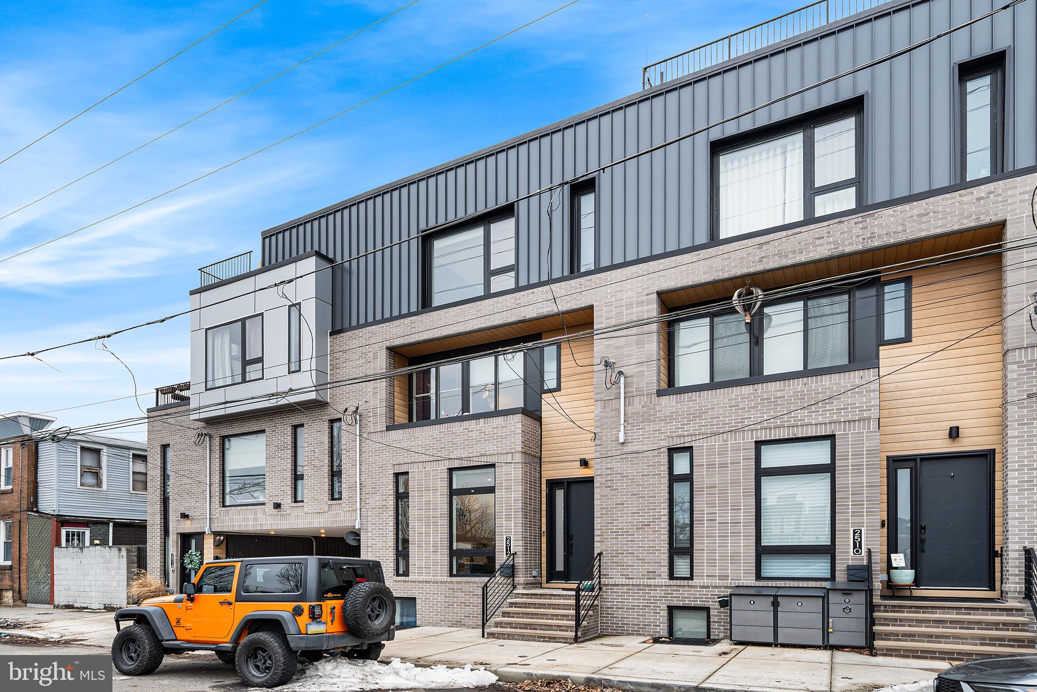 2512 E CUMBERLAND STREET