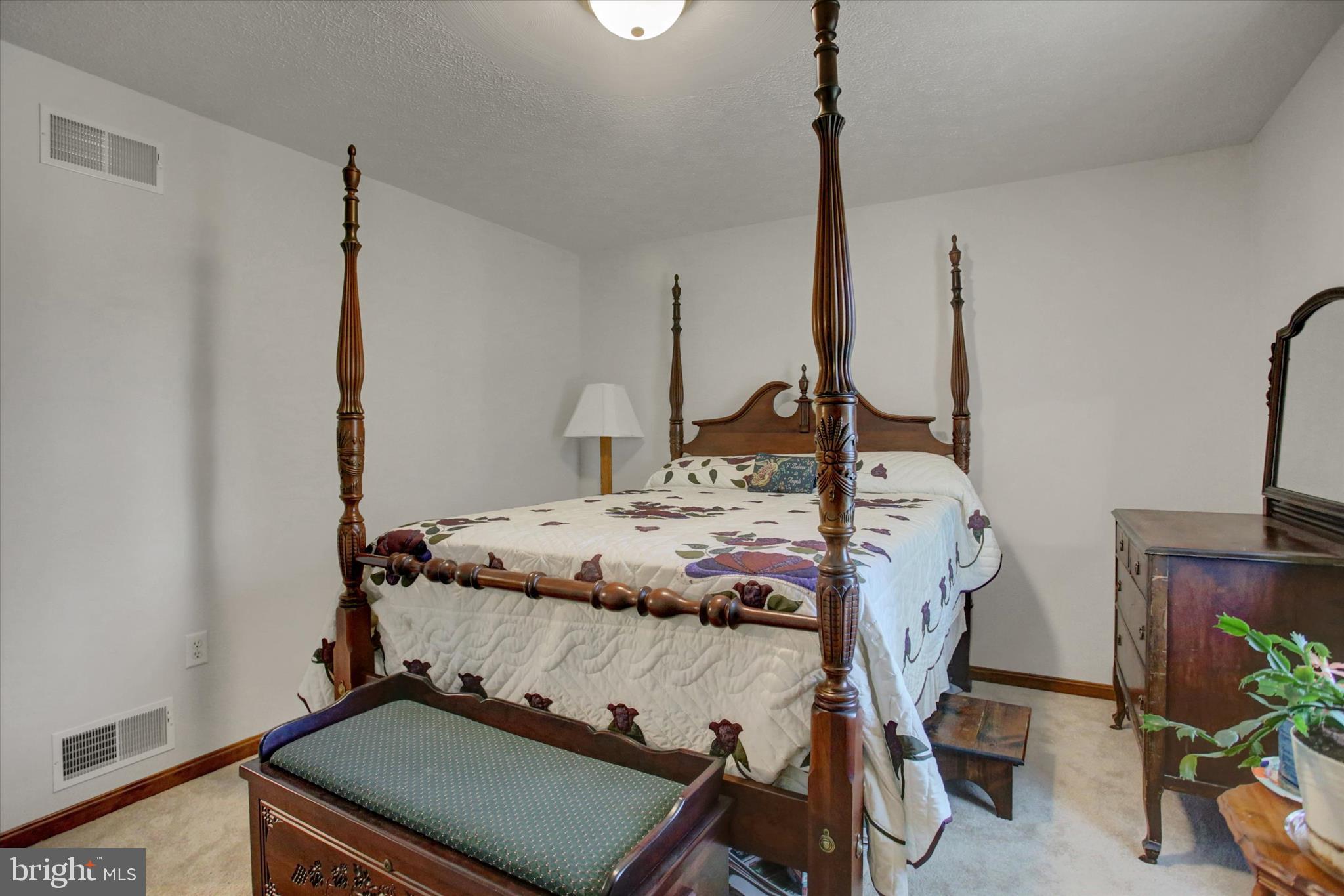 THORNWOOD VILLAGE - Residential