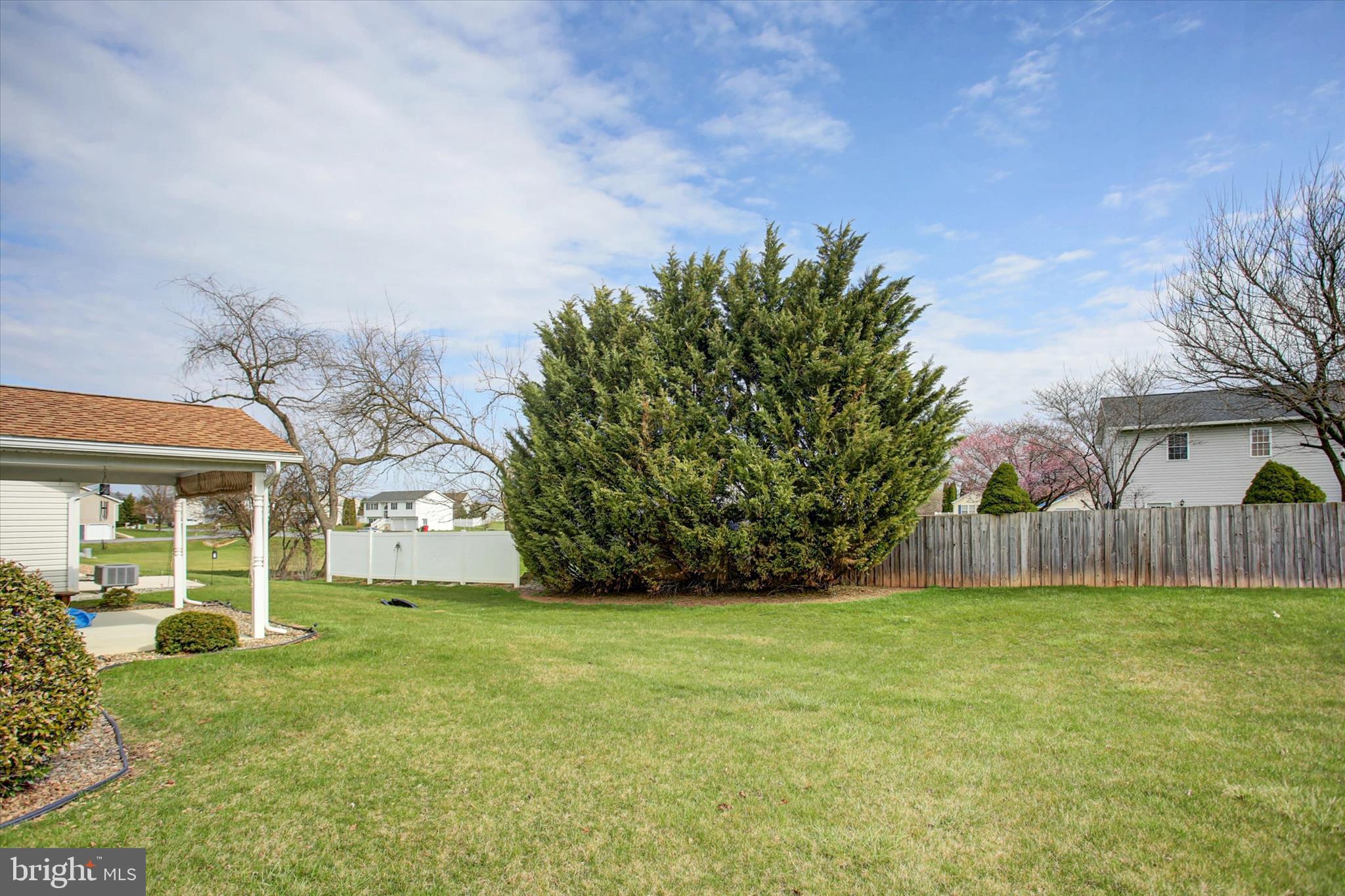 THORNWOOD VILLAGE - Residential