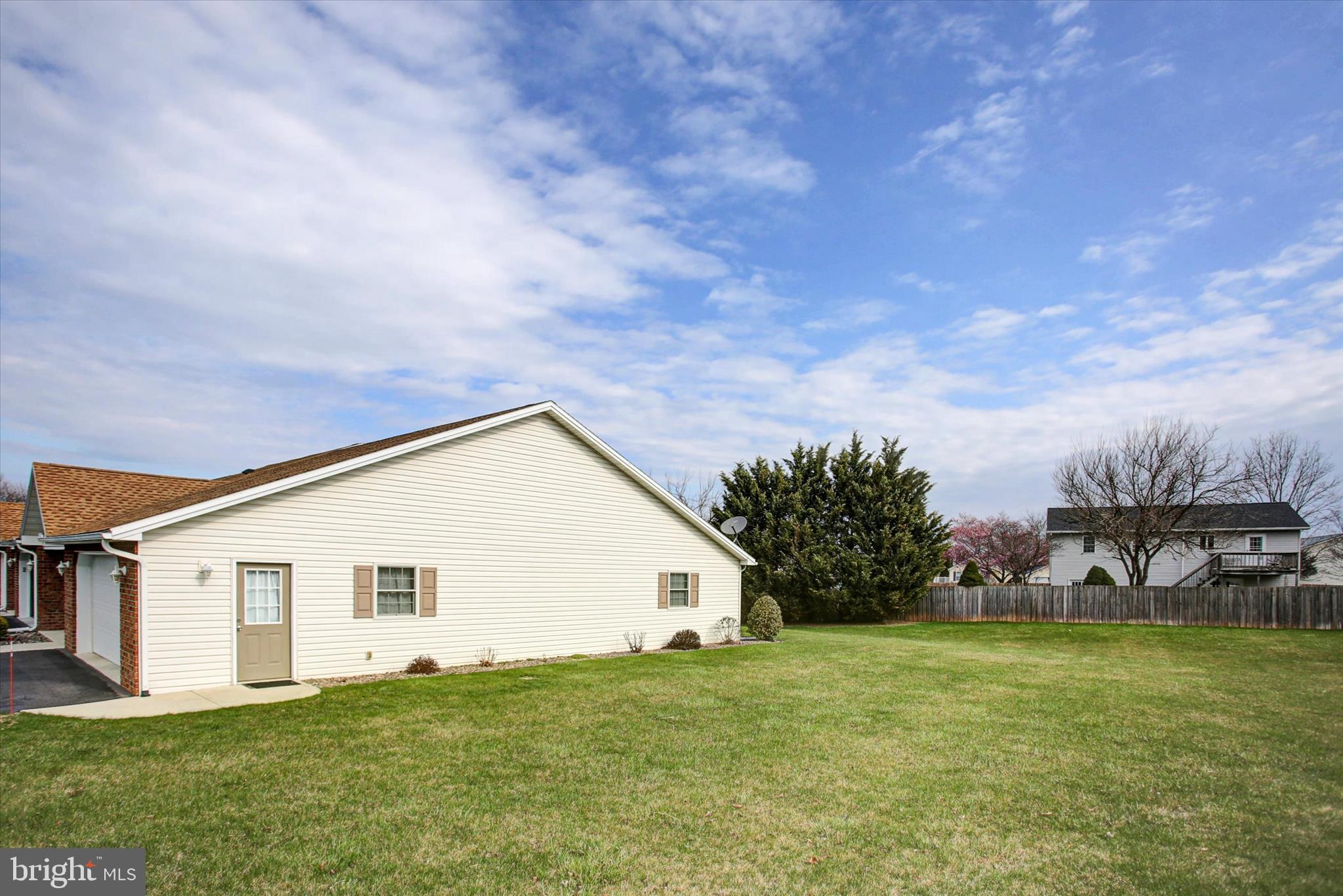 THORNWOOD VILLAGE - Residential