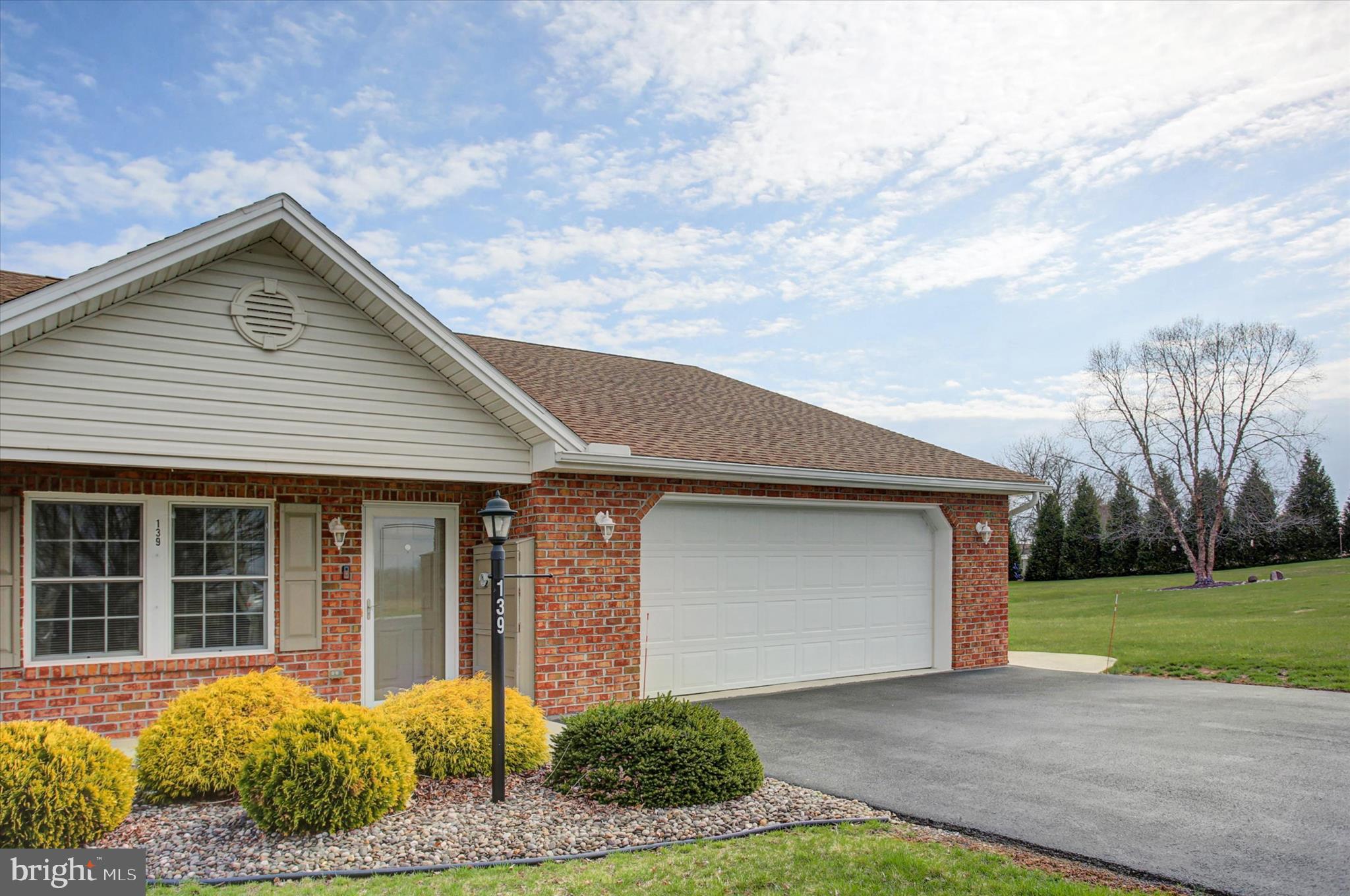 THORNWOOD VILLAGE - Residential