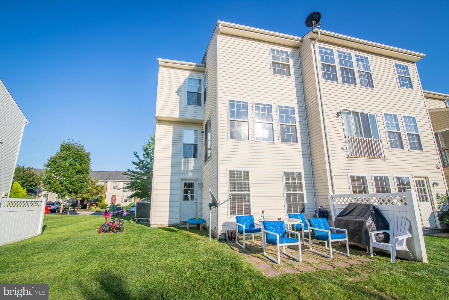 LAKELAND PLACE - Residential