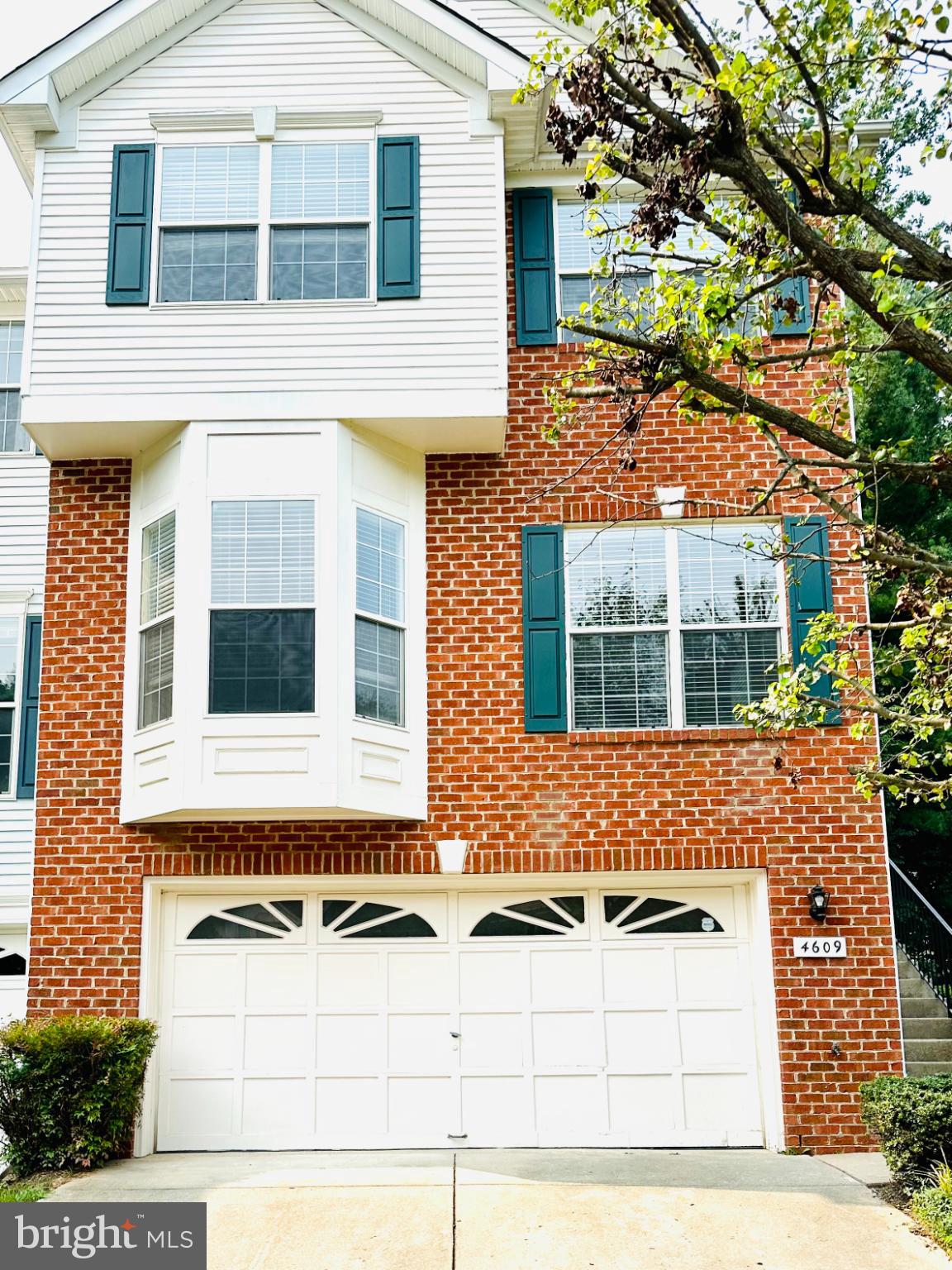 Welcome to 4609 Buckhorn Ridge, a beautifully updated and move-in-ready residence nestled in one of Fairfax’s most convenient and sought-after neighborhoods. This bright and spacious home has been fully remodeled with modern finishes throughout, featuring updated kitchen appliances, hardwood flooring, new carpet and refreshed bathrooms.
Enjoy a perfect blend of comfort and accessibility — located just minutes from Fairfax Corner, Fair Oaks Mall, Costco, Wegmans, and a wide variety of shops, restaurants, and entertainment.
Families will appreciate access to top-rated Fairfax schools, while commuters will love the easy reach to GMU, Route 29, I-66, and I-495, plus nearby bus stops for convenient public transit options.
This home combines modern living with unbeatable location — don’t miss your chance to make it yours!