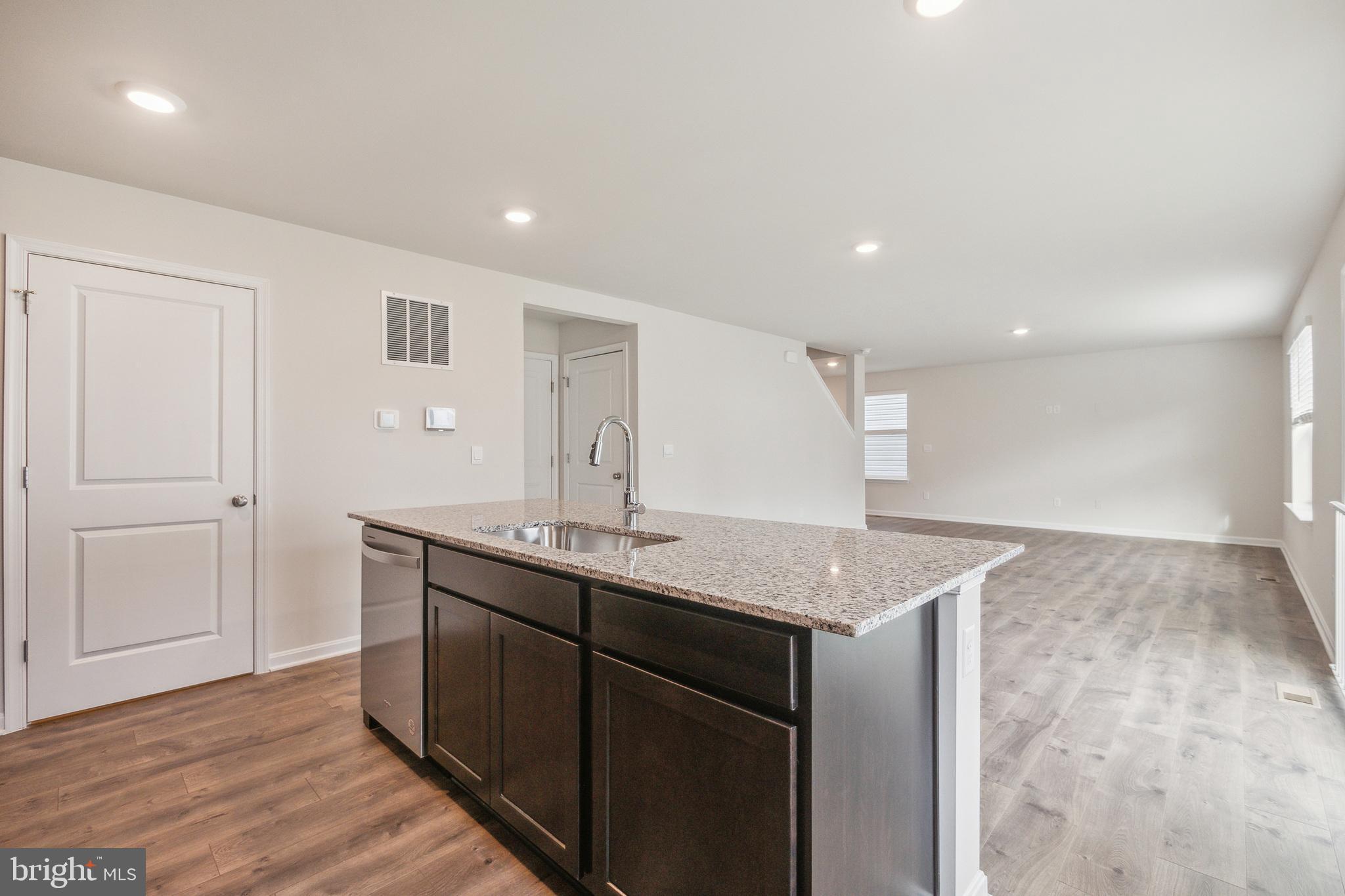 VALLEY VIEW - Residential Lease