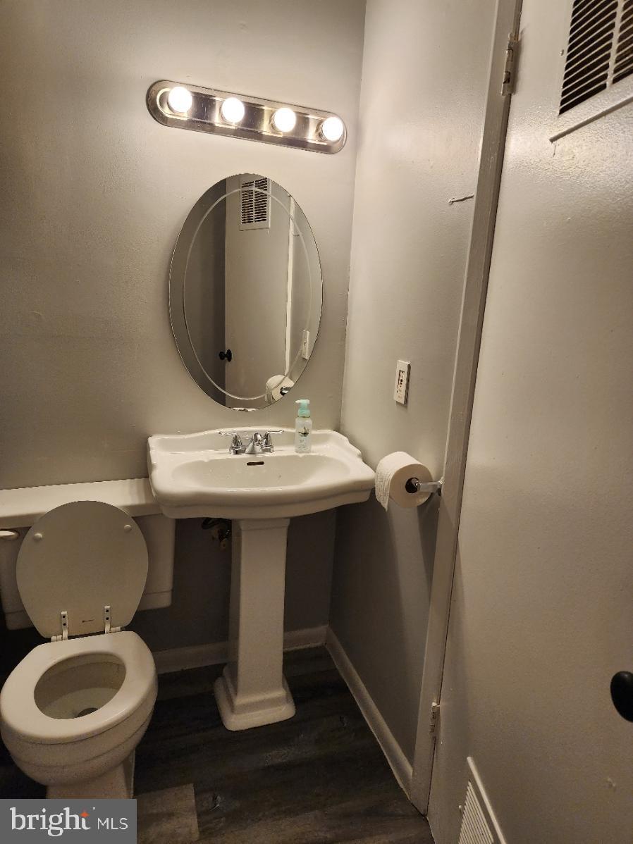 WHISKEY BOTTOM - Residential