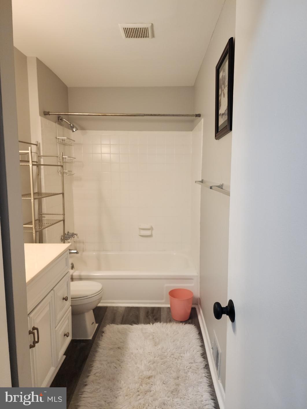 WHISKEY BOTTOM - Residential